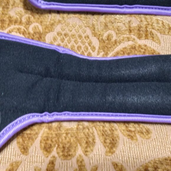 Reebok Set of Two 1lb./.45kg Thumb Lock Wrist Weights - Picture 7 of 8